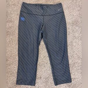 Nike Cropped Legging with University of Kentucky logo